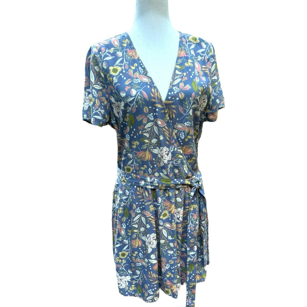 Susina M 8/10 Feminine Floral Wrap Dress Soft Rayon Flowy Casual Style Brunch